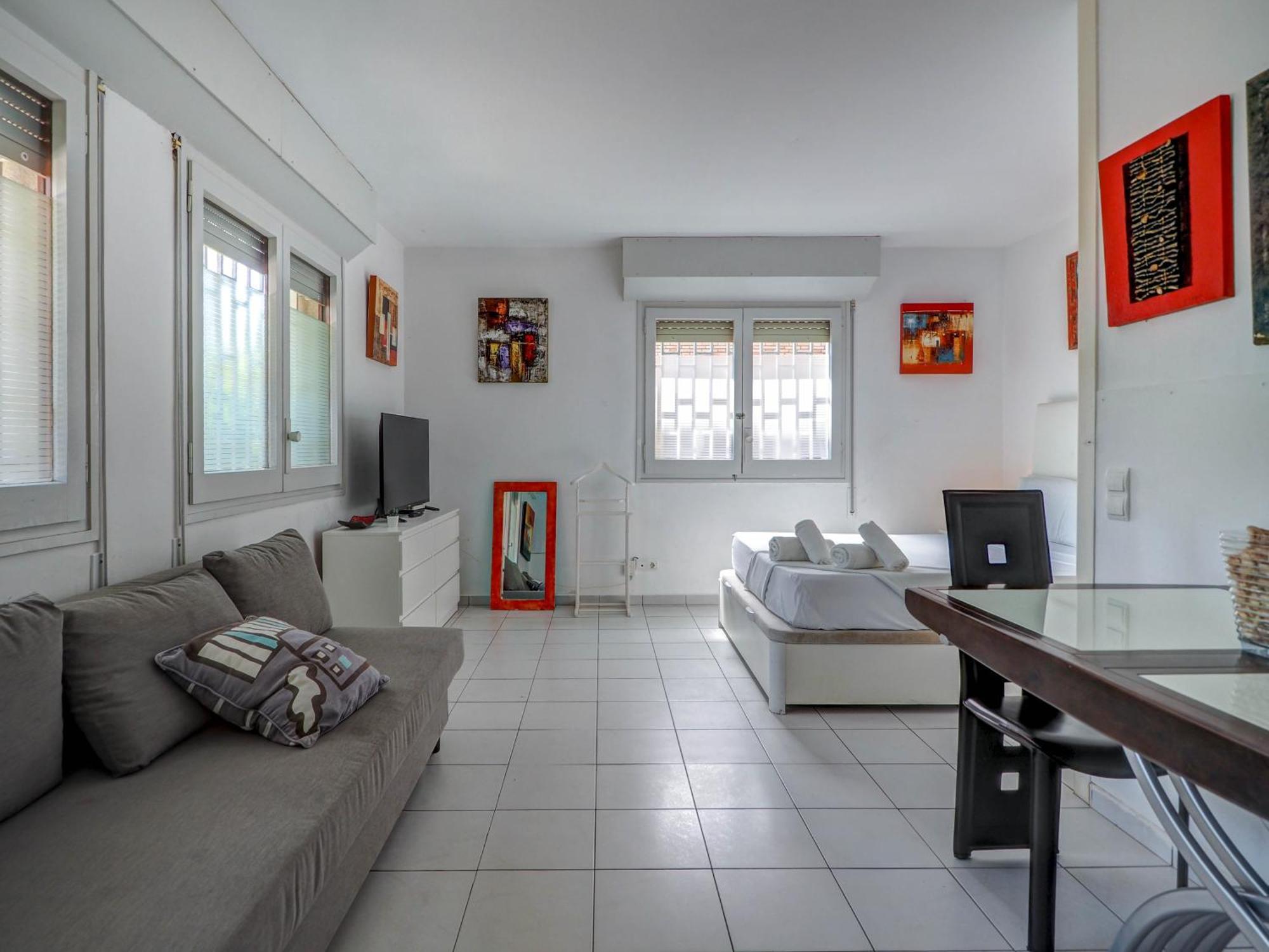 Los Globos Beach Studio By Hello Homes Сиджес Экстерьер фото